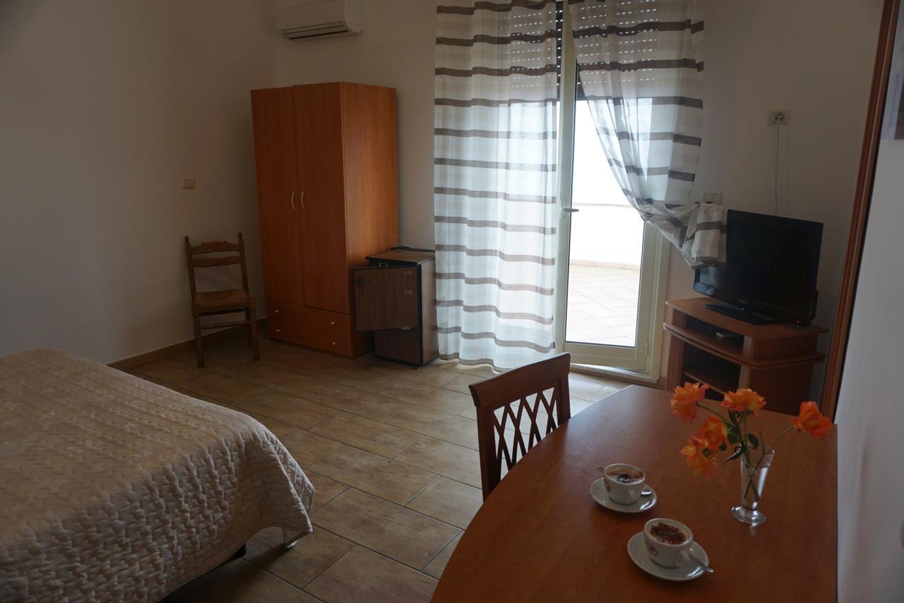 Hotel Villa Souvenir Forza dʼAgro Exteriér fotografie